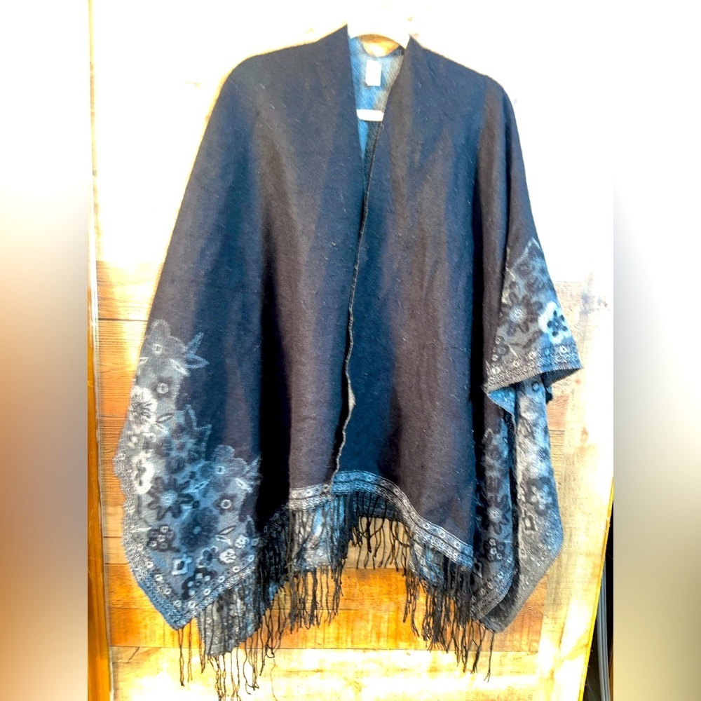 Vintage floral fringe shawl cape poncho wrap